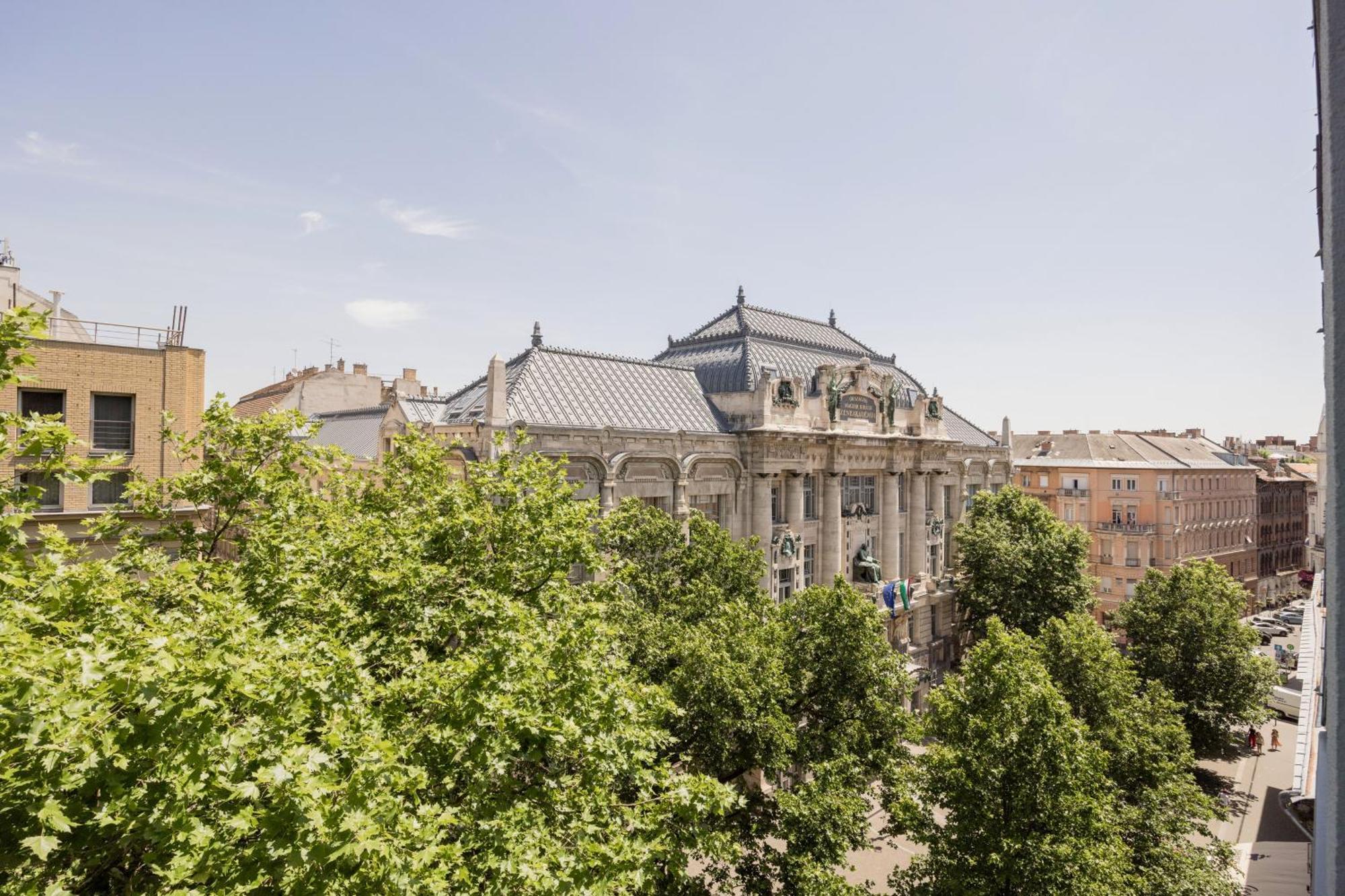 Elegant Home Overlooking The Music Academy Budapest Exterior photo